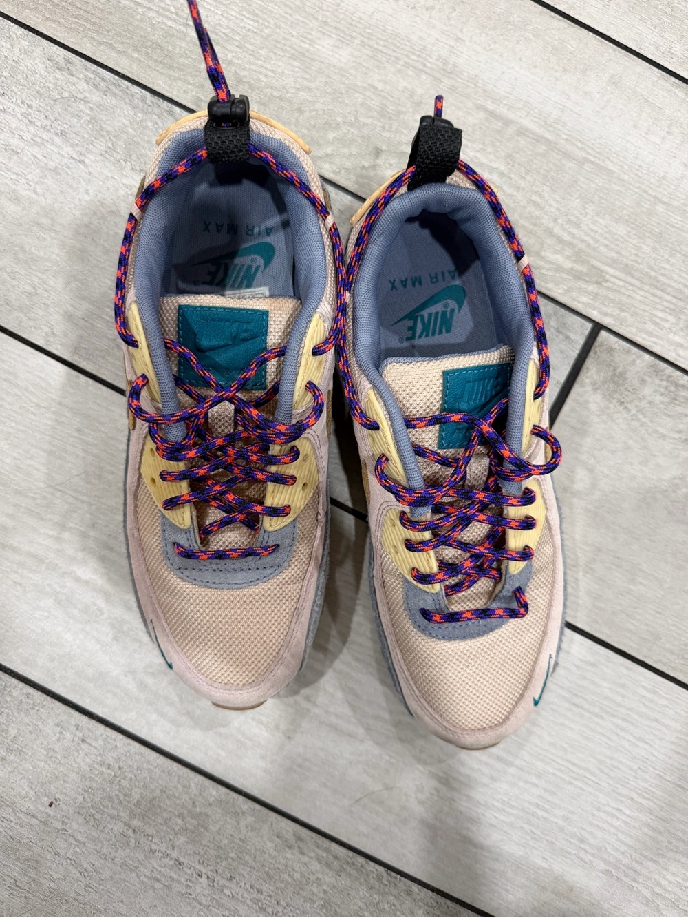 Nike Women's Multicolor Pink Cream and Teal Accent Sneakers
